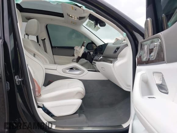 ✅ 2022 Mercedes-Benz GLS Maybach GLS 600 • VIN: 4JGFF8HB6NA792746 • Lot: 42722763. Listed on IAAI with 13,947 mi. Free auction sales archive from the USA and detailed vehicle history report at DreamBid. Image 5.