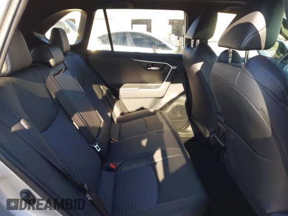 ✅ 2024 Toyota RAV4 Hybrid XSE • VIN: JTME6RFV2RD565349 • Lot: 43512877. Listed on IAAI with 27,927 mi. Free auction sales archive from the USA and detailed vehicle history report at DreamBid. Image 8.