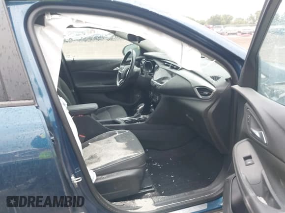 ✅ 2021 Buick Encore GX Select • VIN: KL4MMDSL8MB036902 • Lot: 43090088. Listed on IAAI with 45,728 mi. Free auction sales archive from the USA and detailed vehicle history report at DreamBid. Image 5.