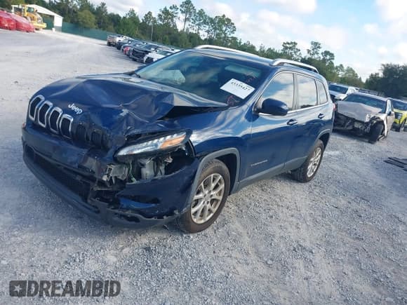 ✅ 2018 Jeep Cherokee Latitude • VIN: 1C4PJLCB1JD519661 • Lot: 43335427. Listed on IAAI with 55,404 mi. Free auction sales archive from the USA and detailed vehicle history report at DreamBid. Image 17.