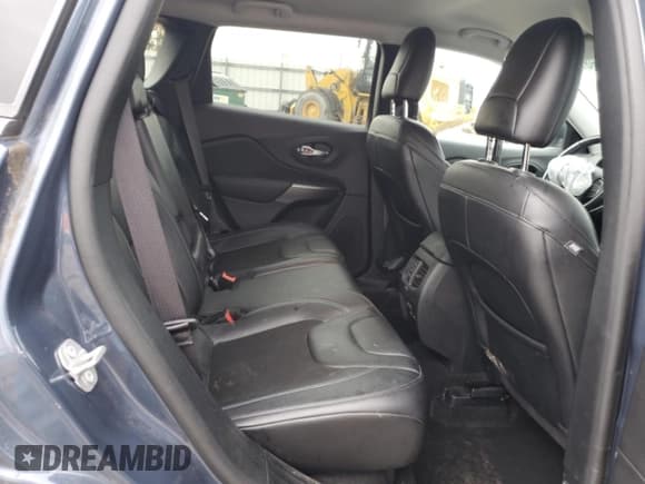 ✅ 2020 Jeep Cherokee Latitude Plus • VIN: 1C4PJMLB0LD532619 • Lot: 81309875. Wystawiony na Copart z przebiegiem 104 634 mil. Bezpłatny archiwum sprzedaży aukcyjnych z USA i szczegółowy raport historii pojazdu na DreamBid. Zdjęcie 10.