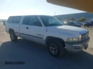 ✅ 1998 Dodge 1500 • VIN: 3B7HC13Z0WG189473 • Lot: 43790942. Wystawiony na IAAI z przebiegiem 136 475 mil. Bezpłatny archiwum sprzedaży aukcyjnych z USA i szczegółowy raport historii pojazdu na DreamBid. Zdjęcie 1.