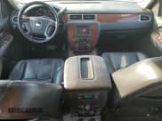 ✅ 2008 Chevrolet Suburban LTZ • VIN: 3GNFK16318G167090 • Lot: 75134844. Wystawiony na Copart z przebiegiem 229 343 mil. Bezpłatny archiwum sprzedaży aukcyjnych z USA i szczegółowy raport historii pojazdu na DreamBid. Zdjęcie 8.