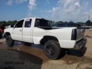 ✅ 2001 Chevrolet Silverado 2500HD LS • VIN: 1GCHC29181E274875 • Лот: 64992165. Опубликован ранее на Copart с пробегом 192 129 миль. Бесплатный доступ к архиву аукционных продаж из США и подробный отчёт об истории автомобиля на DreamBid. Изображение 2.