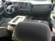 ✅ 2005 Chevrolet Silverado 2500HD LS • VIN: 1GCHK29U15E215511 • Lot: 71245895. Wystawiony na Copart z przebiegiem 319 517 mil. Bezpłatny archiwum sprzedaży aukcyjnych z USA i szczegółowy raport historii pojazdu na DreamBid. Zdjęcie 8.