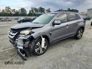 2023 Mitsubishi Outlander ES z VIN JA4ARUAU4PU014368, wystawiony jako Copart lot #80886605 z przebiegiem 28 594 mil mil oraz Szkoda całkowita • Salvage title. Historia ofert i sprzedaży dostępna na DreamBid. Obrazek 1.