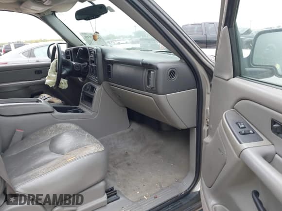 ✅ 2005 Chevrolet Suburban LT • VIN: 3GNEC16Z05G278514 • Lot: 42037219. Listed on IAAI with 229,903 mi. Free auction sales archive from the USA and detailed vehicle history report at DreamBid. Image 5.