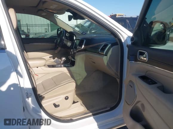 ✅ 2017 Jeep Grand Cherokee Overland • VIN: 1C4RJECG8HC868378 • Lot: 43447535. Listed on IAAI with 50,088 mi. Free auction sales archive from the USA and detailed vehicle history report at DreamBid. Image 5.