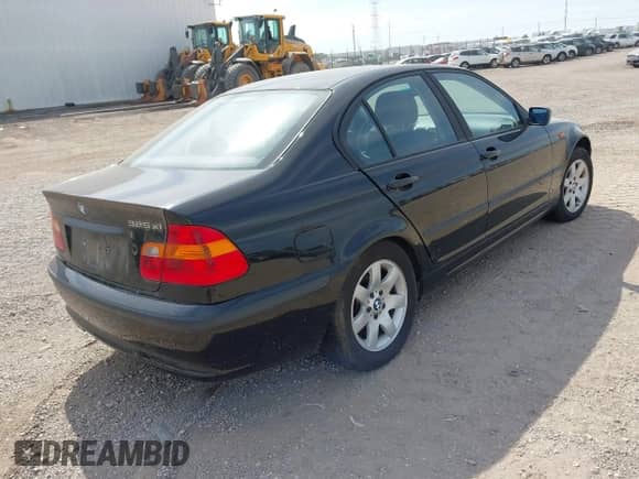 2003 BMW 3 Series 325xi с VIN WBAEU33423PH87815, выставлен на аукционе IAAI как лот 43214732 с пробегом 101 156 миль миль и . История ставок и продаж доступна на DreamBid. Изображение 4.