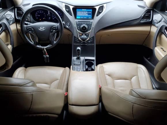 ✅ 2013 Hyundai Azera • VIN: KMHFH4JG9DA251536 • Lot: 49265885. Wystawiony na Copart z przebiegiem 98 580 mil mil. Skorzystaj z bezpłatnego archiwum sprzedaży aukcyjnych z USA i zobacz szczegółowy raport historii pojazdu na DreamBid. Zdjęcie 8.