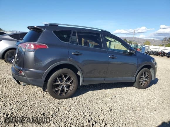✅ 2018 Toyota RAV4 SE • VIN: JTMJFREV0JJ212646 • Lot: 91848095. Listed on Copart with 78,060 mi. Free auction sales archive from the USA and detailed vehicle history report at DreamBid. Image 3.