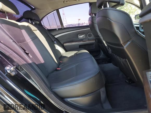 ✅ 2008 BMW 7 Series 750i • VIN: WBAHL83508DT13941 • Lot: 84010555. Listed on Copart with 210,123 mi. Free auction sales archive from the USA and detailed vehicle history report at DreamBid. Image 10.