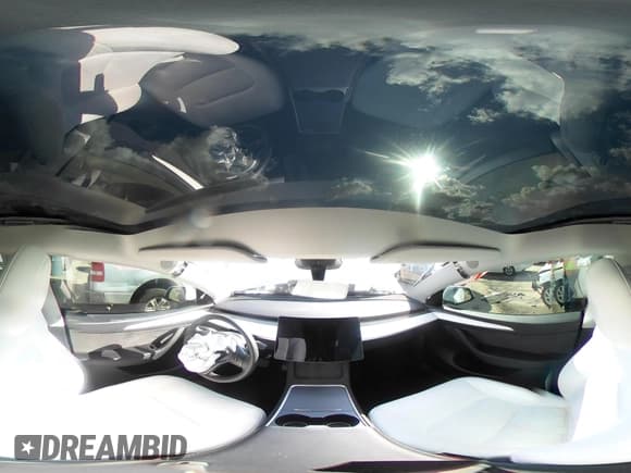 ✅ 2024 Tesla Model Y Long Range • VIN: 7SAYGDEE2RF063709 • Lot: 43747030. Wystawiony na IAAI z przebiegiem 47 592 mil. Bezpłatny archiwum sprzedaży aukcyjnych z USA i szczegółowy raport historii pojazdu na DreamBid. Zdjęcie 22.