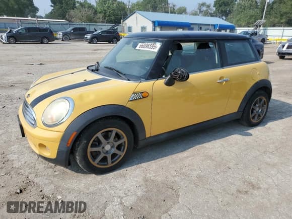 ✅ 2009 MINI Hardtop • VIN: WMWMF33559TW70144 • Lot: 66096595. Listed on Copart with 108,908 mi. Free auction sales archive from the USA and detailed vehicle history report at DreamBid. Image 1.