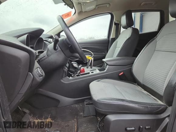 ✅ 2019 Ford Escape SE • VIN: 1FMCU9GD9KUA22519 • Lot: 93073215. Wystawiony na Copart z przebiegiem 52 103 mil. Bezpłatny archiwum sprzedaży aukcyjnych z USA i szczegółowy raport historii pojazdu na DreamBid. Zdjęcie 7.