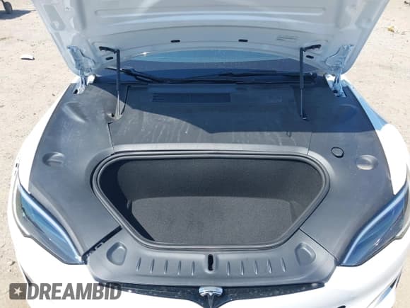 ✅ 2022 Tesla Model S • VIN: 5YJSA1E54NF488913 • Lot: 43126568. Wystawiony na IAAI z przebiegiem 11 716 mil. Bezpłatny archiwum sprzedaży aukcyjnych z USA i szczegółowy raport historii pojazdu na DreamBid. Zdjęcie 10.