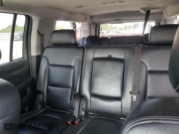 ✅ 2015 Chevrolet Suburban LS • VIN: 1GNSCHKC7FR120590 • Lot: 60042815. Listed on Copart with 183,407 mi. Free auction sales archive from the USA and detailed vehicle history report at DreamBid. Image 10.