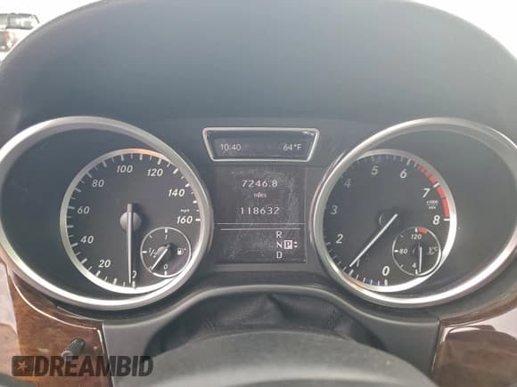 ✅ 2012 Mercedes-Benz M 350 • VIN: 4JGDA5HB9CA027967 • Lot: 93394735. Listed on Copart with 118,632 mi. Free auction sales archive from the USA and detailed vehicle history report at DreamBid. Image 9.