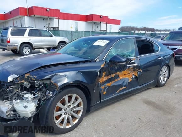 ✅ 2010 Lexus LS 460 L • VIN: JTHDL5EF7A5001815 • Lot: 41762225. Wystawiony na IAAI z przebiegiem 158 007 mil. Bezpłatny archiwum sprzedaży aukcyjnych z USA i szczegółowy raport historii pojazdu na DreamBid. Zdjęcie 17.