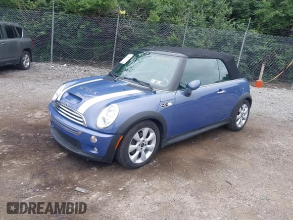 ✅ 2006 MINI Convertible S • VIN: WMWRH33516TL93102 • Lot: 42529434. Wystawiony na IAAI z przebiegiem 123 292 mil. Bezpłatny archiwum sprzedaży aukcyjnych z USA i szczegółowy raport historii pojazdu na DreamBid. Zdjęcie 2.