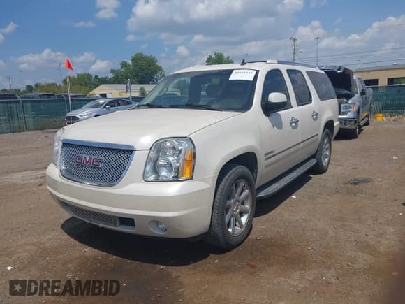 ✅ 2010 GMC Yukon XL Denali • VIN: 1GKUKMEF9AR205012 • Lot: 42931232. Listed on IAAI with 192,407 mi. Free auction sales archive from the USA and detailed vehicle history report at DreamBid. Image 12.