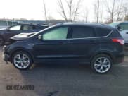 ✅ 2013 Ford Escape Titanium • VIN: 1FMCU9J9XDUD22920 • Lot: 43776015. Wystawiony na IAAI z przebiegiem 143 460 mil. Bezpłatny archiwum sprzedaży aukcyjnych z USA i szczegółowy raport historii pojazdu na DreamBid. Zdjęcie 14.