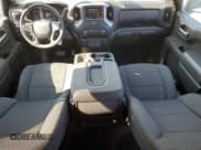 ✅ 2021 Chevrolet Silverado 1500 Custom Trail Boss • VIN: 1GCPYCEF5MZ360355 • Lot: 74922104. Wystawiony na Copart z przebiegiem 126 443 mil. Bezpłatny archiwum sprzedaży aukcyjnych z USA i szczegółowy raport historii pojazdu na DreamBid. Zdjęcie 8.