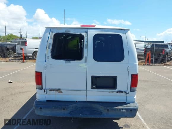 ✅ 2012 Ford Econoline Cargo Commercial • VIN: 1FTNE1EW8CDA81921 • Lot: 43317418. Wystawiony na IAAI z przebiegiem 22 175 mil. Bezpłatny archiwum sprzedaży aukcyjnych z USA i szczegółowy raport historii pojazdu na DreamBid. Zdjęcie 16.