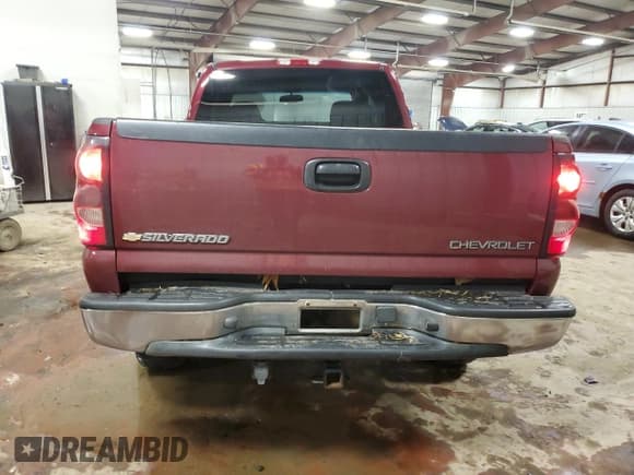 ✅ 2005 Chevrolet Silverado 2500HD LT • VIN: 1GCHK29UX5E169743 • Лот: 84625804. Опубликован ранее на Copart с пробегом 174 511 миль. Бесплатный доступ к архиву аукционных продаж из США и подробный отчёт об истории автомобиля на DreamBid. Изображение 6.