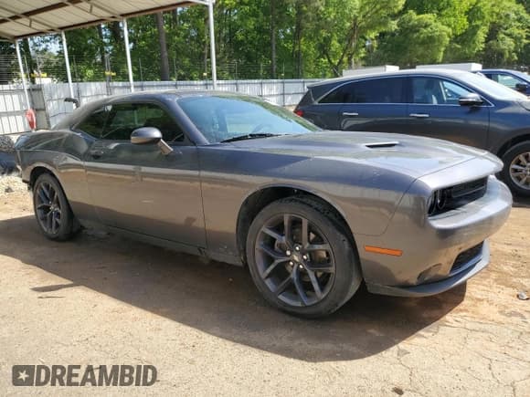 ✅ 2021 Dodge Challenger SXT • VIN: 2C3CDZAG6MH517536 • Lot: 52814214. Wystawiony na Copart z przebiegiem 61 810 mil. Bezpłatny archiwum sprzedaży aukcyjnych z USA i szczegółowy raport historii pojazdu na DreamBid. Zdjęcie 4.