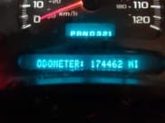 ✅ 2003 Chevrolet Silverado 2500HD LS • VIN: 1GCHK29G33E158624 • Lot: 42108017. Wystawiony na IAAI z przebiegiem 174 462 mil. Bezpłatny archiwum sprzedaży aukcyjnych z USA i szczegółowy raport historii pojazdu na DreamBid. Zdjęcie 16.