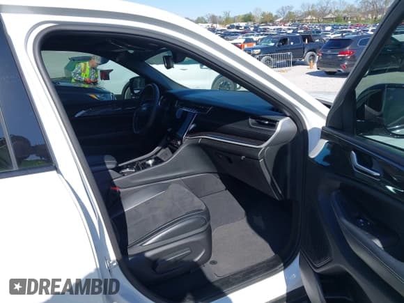 ✅ 2023 Jeep Grand Cherokee Laredo • VIN: 1C4RJHAG1PC515399 • Lot: 41929215. Listed on IAAI with 27,986 mi. Free auction sales archive from the USA and detailed vehicle history report at DreamBid. Image 5.