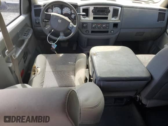 2007 Dodge 1500 SLT z VIN 3D7KS19D07G843786, wystawiony jako Copart lot #56903235 z przebiegiem 190 310 mil mil oraz Nie do naprawy • Non repairable. Historia ofert i sprzedaży dostępna na DreamBid. Obrazek 8.