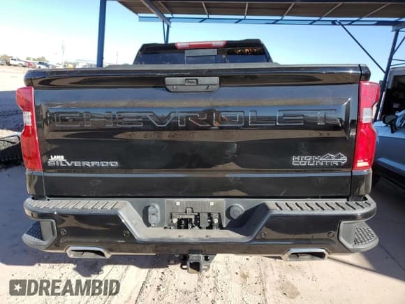 ✅ 2021 Chevrolet Silverado 1500 High Country • VIN: 1GCUYHEL2MZ404642 • Lot: 47047605. Wystawiony na Copart z przebiegiem 42 691 mil. Bezpłatny archiwum sprzedaży aukcyjnych z USA i szczegółowy raport historii pojazdu na DreamBid. Zdjęcie 6.