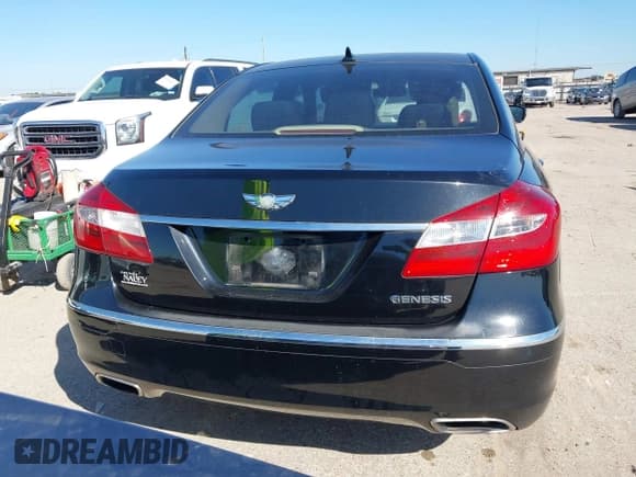 ✅ 2013 Hyundai Genesis 3.8L • VIN: KMHGC4DD6DU251710 • Lot: 43629203. Wystawiony na IAAI z przebiegiem 61 802 mil. Bezpłatny archiwum sprzedaży aukcyjnych z USA i szczegółowy raport historii pojazdu na DreamBid. Zdjęcie 16.