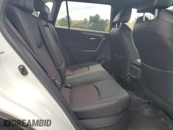 ✅ 2021 Toyota RAV4 XSE • VIN: JTMEB3FV6MD073327 • Лот: 67935555. Опубликован ранее на Copart с пробегом 33 178 миль. Бесплатный доступ к архиву аукционных продаж из США и подробный отчёт об истории автомобиля на DreamBid. Изображение 11.