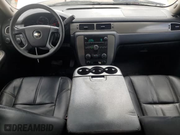 ✅ 2009 Chevrolet Suburban • VIN: 1GNGK46K39R245559 • Lot: 50979155. Listed on Copart with 221,263 mi. Free auction sales archive from the USA and detailed vehicle history report at DreamBid. Image 8.