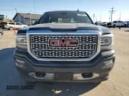 ✅ 2017 GMC Sierra 1500 Denali • VIN: 3GTU2PEJ2HG410828 • Lot: 88606275. Wystawiony na Copart z przebiegiem 124 360 mil. Bezpłatny archiwum sprzedaży aukcyjnych z USA i szczegółowy raport historii pojazdu na DreamBid. Zdjęcie 5.