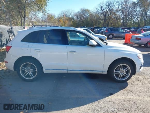 ✅ 2017 Audi Q5 Premium Plus • VIN: WA1L2AFP6HA059913 • Lot: 43661885. Wystawiony na IAAI z przebiegiem 146 037 mil. Bezpłatny archiwum sprzedaży aukcyjnych z USA i szczegółowy raport historii pojazdu na DreamBid. Zdjęcie 13.