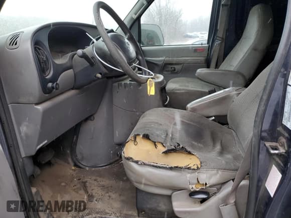 ✅ 2002 Ford Econoline Cargo • VIN: 1FTNE24262HA77300 • Lot: 88213135. Wystawiony na Copart z przebiegiem 171 829 mil. Bezpłatny archiwum sprzedaży aukcyjnych z USA i szczegółowy raport historii pojazdu na DreamBid. Zdjęcie 7.