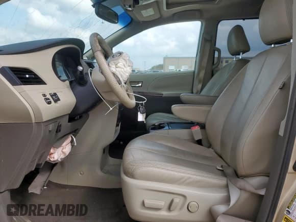 ✅ 2011 Toyota Sienna XLE • VIN: 5TDYK3DC5BS047284 • Lot: 90347475. Wystawiony na Copart z przebiegiem 145 835 mil. Bezpłatny archiwum sprzedaży aukcyjnych z USA i szczegółowy raport historii pojazdu na DreamBid. Zdjęcie 7.