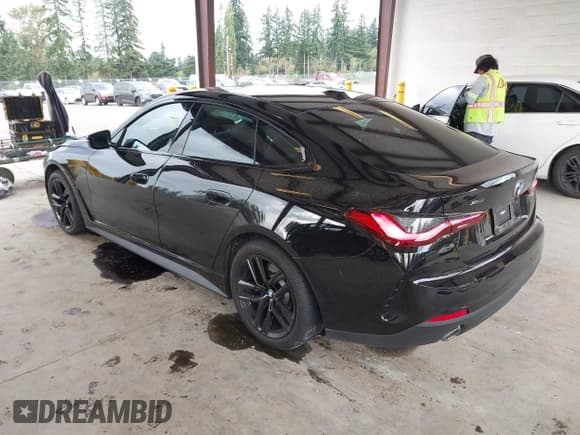 ✅ 2023 BMW 4 Series 430i xDrive • VIN: WBA73AV09PFM81696 • Lot: 43368678. Listed on IAAI with 27,816 mi. Free auction sales archive from the USA and detailed vehicle history report at DreamBid. Image 3.