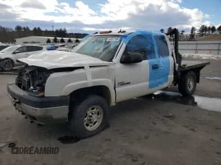 ✅ 2004 Chevrolet Silverado 2500HD LS • VIN: 1GCHK29204E256869 • Lot: 44507165. Wystawiony na Copart z przebiegiem Nie podano. Bezpłatny archiwum sprzedaży aukcyjnych z USA i szczegółowy raport historii pojazdu na DreamBid. Zdjęcie 1.