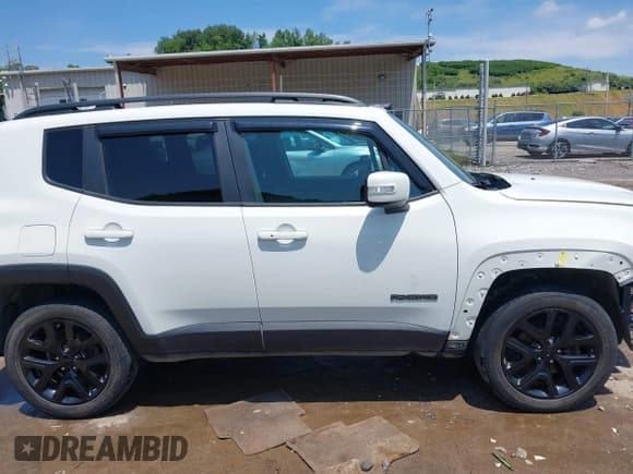 ✅ 2018 Jeep Renegade Latitude • VIN: ZACCJBBB2JPH46367 • Lot: 42602772. Wystawiony na IAAI z przebiegiem 123 616 mil. Bezpłatny archiwum sprzedaży aukcyjnych z USA i szczegółowy raport historii pojazdu na DreamBid. Zdjęcie 14.
