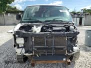 ✅ 2015 Chevrolet Express Cargo • VIN: 1GCWGFCF9F1233046 • Lot: 71058955. Wystawiony na Copart z przebiegiem 212 481 mil. Bezpłatny archiwum sprzedaży aukcyjnych z USA i szczegółowy raport historii pojazdu na DreamBid. Zdjęcie 5.