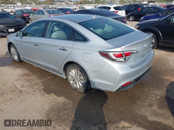 ✅ 2017 Hyundai Sonata SE • VIN: KMHE24L1XHA056864 • Lot: 43520740. Listed on IAAI with 244,524 mi. Free auction sales archive from the USA and detailed vehicle history report at DreamBid. Image 3.