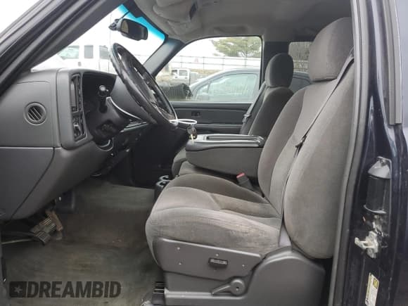 ✅ 2005 Chevrolet Silverado 2500HD LT • VIN: 1GCHK29U45E164019 • Лот: 85898244. Опубликован ранее на Copart с пробегом 124 911 миль. Бесплатный доступ к архиву аукционных продаж из США и подробный отчёт об истории автомобиля на DreamBid. Изображение 7.