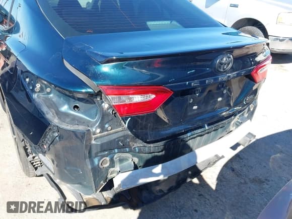 ✅ 2020 Toyota Camry SE • VIN: 4T1G11AK3LU309679 • Lot: 43473013. Wystawiony na IAAI z przebiegiem 50 745 mil. Bezpłatny archiwum sprzedaży aukcyjnych z USA i szczegółowy raport historii pojazdu na DreamBid. Zdjęcie 6.