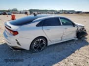 ✅ 2022 Kia K5 GT-Line • VIN: 5XXG64J2XNG140017 • Lot: 90705285. Wystawiony na Copart z przebiegiem 64 612 mil. Bezpłatny archiwum sprzedaży aukcyjnych z USA i szczegółowy raport historii pojazdu na DreamBid. Zdjęcie 3.