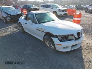 ✅ 2000 BMW Z3 2.5 • VIN: WBACH9340YLF88971 • Lot: 43710004. Listed on IAAI with 137,643 mi. Free auction sales archive from the USA and detailed vehicle history report at DreamBid. Image 1.